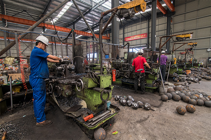 凌海网架配件车间